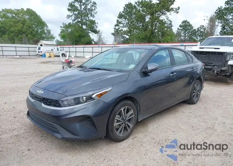 2023 Kia Forte Lxs z USA, uszkodzony, nr VIN 3KPF24AD6PE649011